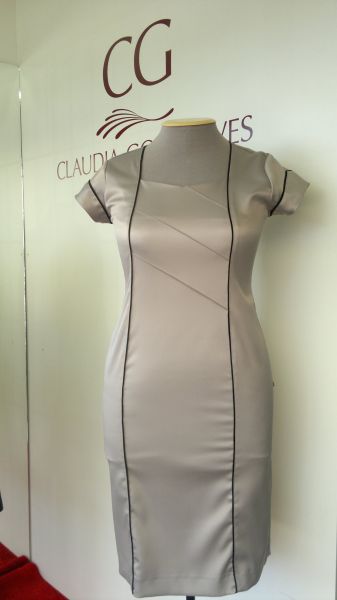 vestido branco com vies preto