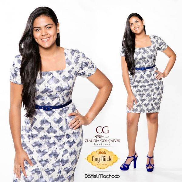 Vestido tubinho estampado de coração com o cinto M